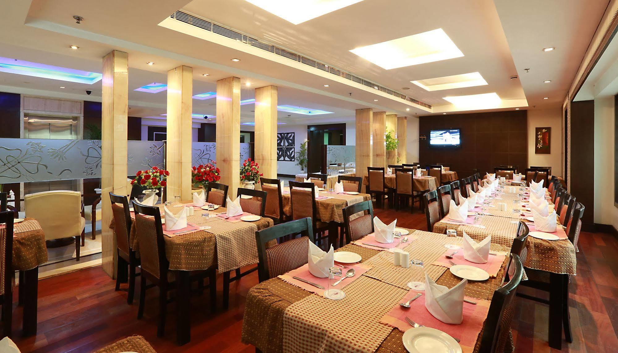 Hotel Airport Residency New Delhi Exterior photo